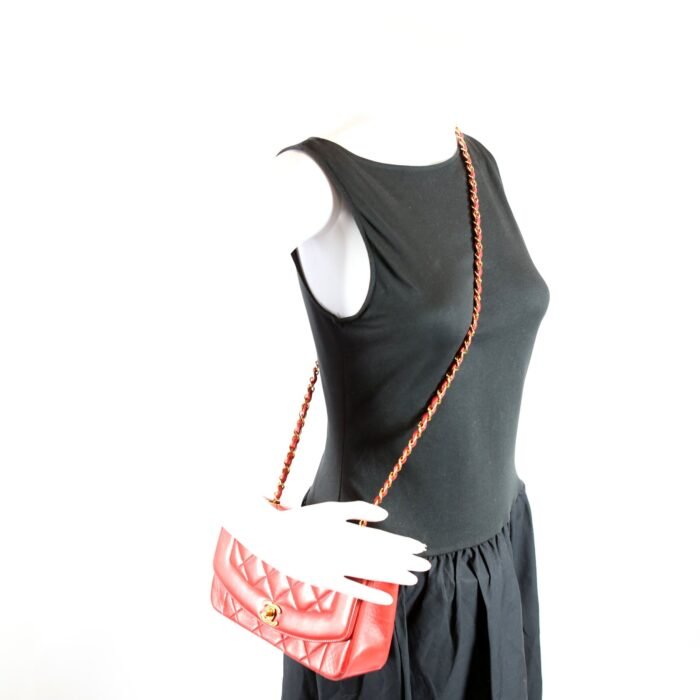 Chanel Diana Flap Small Lambskin Red and Gold product image 13