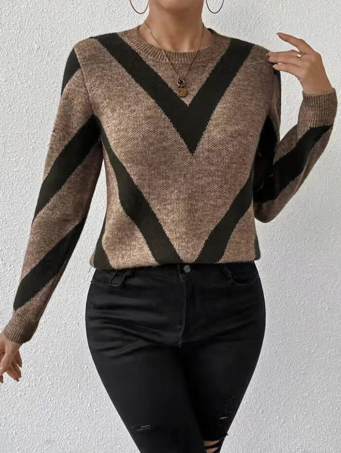 Women's Chevron Striped Knit Sweater – Crewneck Long Sleeve Relaxed Pullover